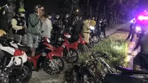"Độ" lại xe máy, hàng chục “quái xế” rủ nhau đua 
