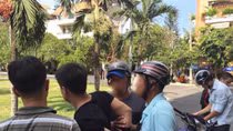 Nam thanh niên bị nhóm côn đồ đánh đập đòi nợ kiểu “xã hội đen”