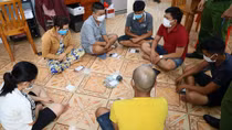 Sòng bạc trong vườn sầu riêng mùa dịch COVID-19