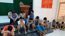Bắt hơn 40 đối tượng đá gà và lắc tài xỉu tại gia
