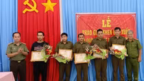 Khen thưởng 5 cá nhân xuất sắc truy bắt “cẩu tặc” 