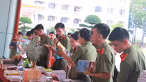 Khai mạc hội sách “Khát vọng Việt” kỷ niệm ngày sinh của Bác
