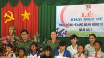 Nghĩa tình với trẻ em nghèo hiếu học vùng dân tộc thiểu số