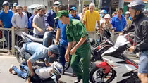 Khen thưởng người dân dũng cảm bắt cướp