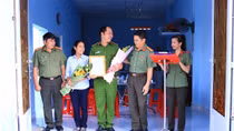 Tặng nhà cho đồng đội có hoàn cảnh khó khăn