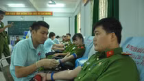 Hơn 450 cán bộ, học viên Cao đẳng CSND II hiến máu cứu người