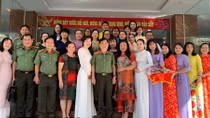 Thứ trưởng Nguyễn Văn Sơn chúc mừng các nữ cán bộ Nhà khách Phương Nam nhân ngày 8/3