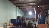Kinh hãi phát hiện tương ớt có giòi bò nhung nhúc