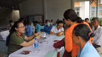 Khám bệnh, phát thuốc miễn phí cho người nghèo ở Tây Ninh