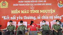 Gần 200 CBCS hiến máu nghĩa tình vì đồng đội thân yêu