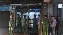 Người đàn ông chết bất thường trên sạp thịt heo