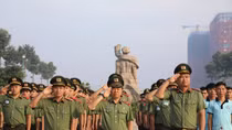 Đại học ANND dâng hương tri ân các anh hùng, liệt sỹ và tặng quà gia đình chính sách