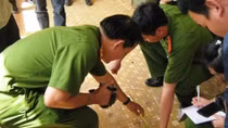 Sát hại bạn gái vì phát hiện ngủ cùng “tình địch”