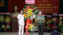 Khen thưởng, tặng kỷ niệm chương các thầy cô giáo Cao đẳng CSND II