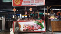 Truy tìm nghi can liên tiếp “khủng bố” quầy thịt sạch