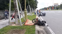 Người đàn ông tự lái xe đâm vào cột đèn tử vong