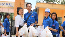Những hình ảnh đẹp lắng đọng tiếp sức mùa thi ở Bình Phước
