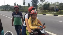 Nữ quái trộm xe xin bồi dưỡng để thoát tội
