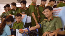 Hơn 250 thầy cô, học viên Công an hiến máu vì đồng đội thân yêu