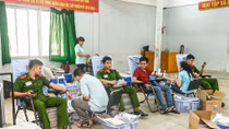 Hơn 200 giáo viên, sinh viên Cảnh sát hiến máu cứu người