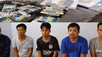 Truy bắt người phụ nữ cầm đầu sòng bạc trong khu dân cư