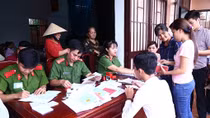 Công an TP Thủ Dầu Một xuống địa bàn làm CMND cho người dân