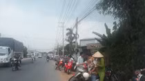Người đàn ông tử vong trong tư thế treo cổ