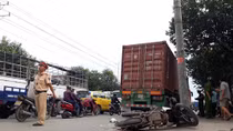 Tài xế container gây tai nạn chết người rồi rời khỏi hiện trường