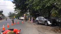 Lexus tông quầy thịt heo, 3 phụ nữ trọng thương