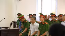 Xét xử cựu Bí thư Bến Cát vi phạm quy định quản lý tài sản Nhà nước