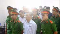 Hoãn phiên tòa xử cựu Bí thư Thị ủy Bến Cát vì thiếu “nạn nhân” ngân hàng