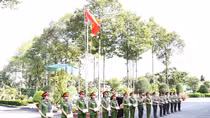 Khen thưởng 75 “bóng hồng” phòng ngừa, ngăn ngăn chặn hoạt động tụ tập, gây rối