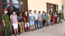 Phá đường dây thầu đề qua mạng quy mô lớn ở Tây Ninh