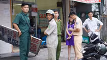 Ô tô mất lái gây tai nạn liên hoàn và “húc” tiệm may