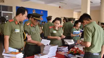 Hơn 300 đầu sách tại Hội sách sinh viên Đại học An ninh nhân dân