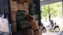 Xe biển số Lào chở hơn 3,5 tấn hàng lậu 