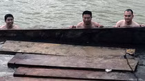 Gặp Cảnh sát, "gỗ tặc" bỏ của chạy lấy người