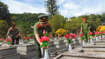 Thứ trưởng Nguyễn Văn Sơn dâng hương tri ân các Anh hùng liệt sĩ tại Quảng Nam