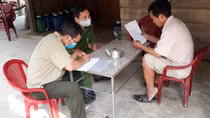 Đến tận thôn, bản tuyên truyền đồng bào thiểu số phòng chống dịch