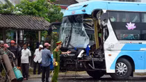 Liên tiếp xảy ra 2 vụ tai nạn trên QL1A