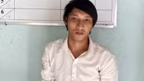 Công an xã chính quy tham gia vận động đối tượng truy nã đầu thú