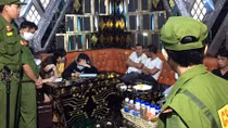 27 nam, nữ dương tính với ma túy trong quán karaoke