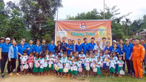Mang trung thu yêu thương về với vùng cao Trà Ka