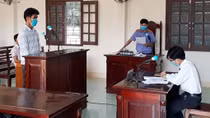 Lĩnh 9 tháng tù vì tấn công chốt kiểm dịch COVID-19