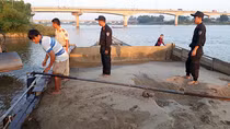 Lại phát hiện “cát tặc” trên sông Thu Bồn