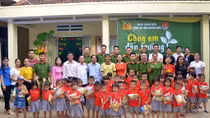 Tuổi trẻ Công an Quảng Nam tổ chức chương trình “Cùng em đến trường”
