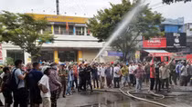 30 phút khống chế đám cháy ngôi nhà 2 tầng