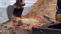 Đào móng nhà lộ ra quả bom “khủng”