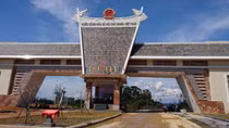 Gắn biển công trình Quốc môn cửa khẩu Nam Giang
