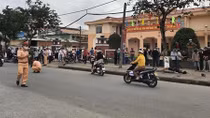 Xe máy tông vào vỉa hè, 2 thanh niên thương vong